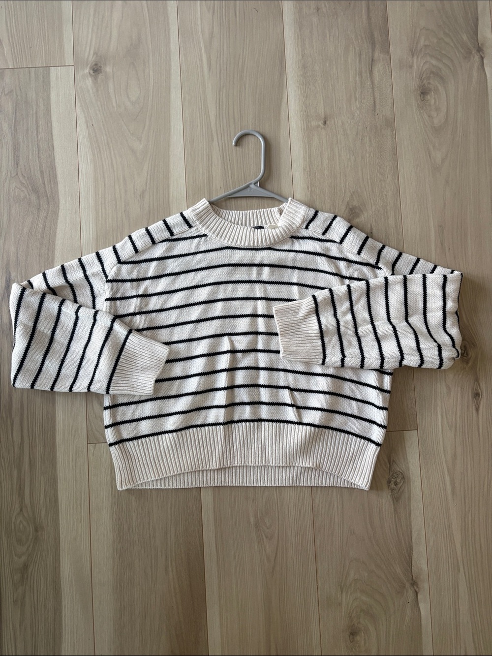 Cropped/Short Striped Sweater